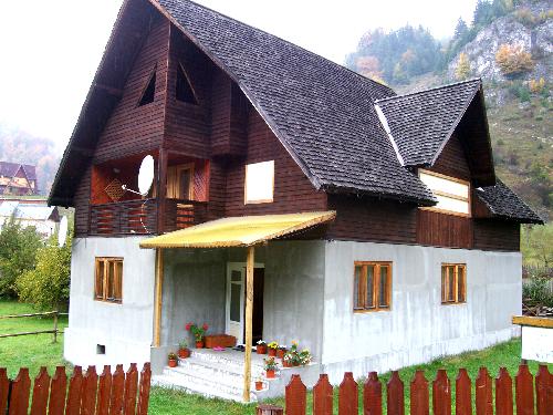 Pensiunea Casa Traditionala Albina, Podu Dambovitei, judetul Arges
